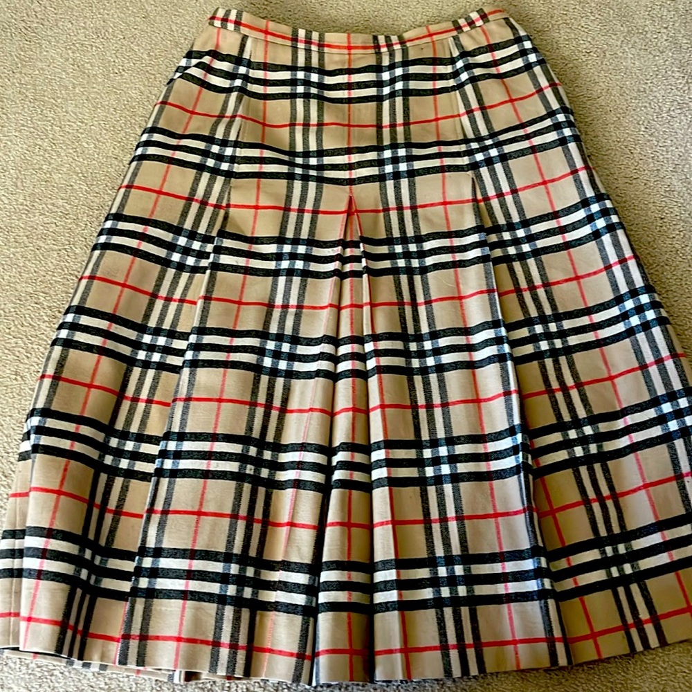Burberry pleated skirt